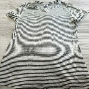 **final price**Old navy 1x striped fitted tee. NWT